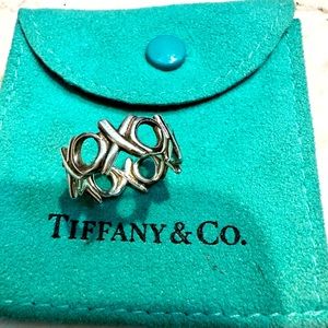 Authentic Tiffany & Co. XOXO Paloma Picasso ring